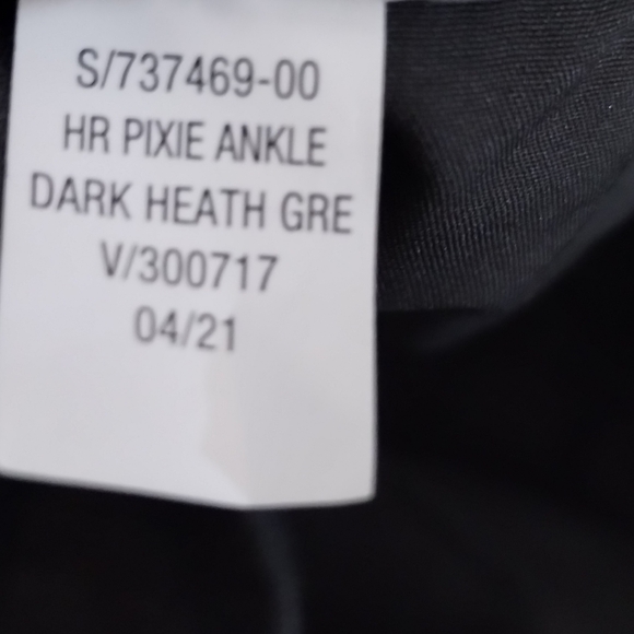 NWT Plus Size Old Navy Pixie Ankle Pants - Picture 11 of 12